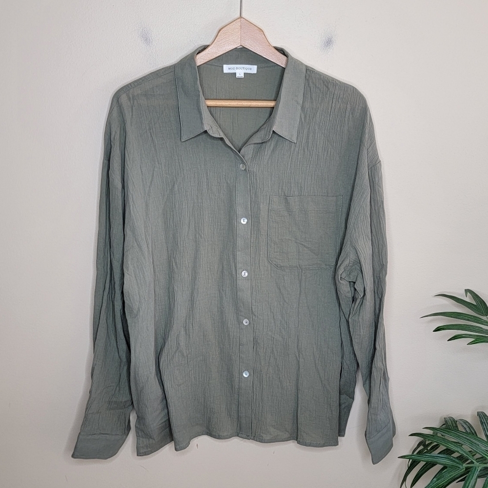 Mod Boutique | Dusty Sage Green Crinkled Button Front Shirt Size Large